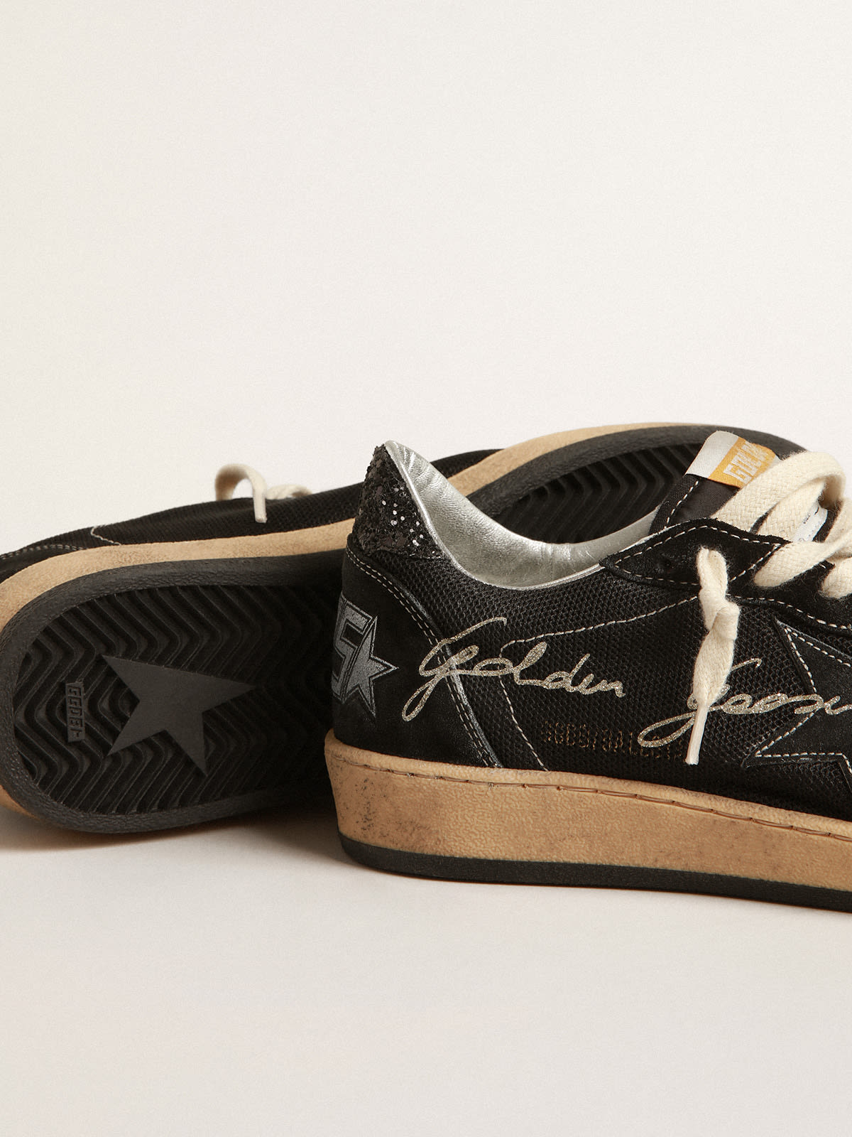 Ball Star in rete nera con stella in suede nero