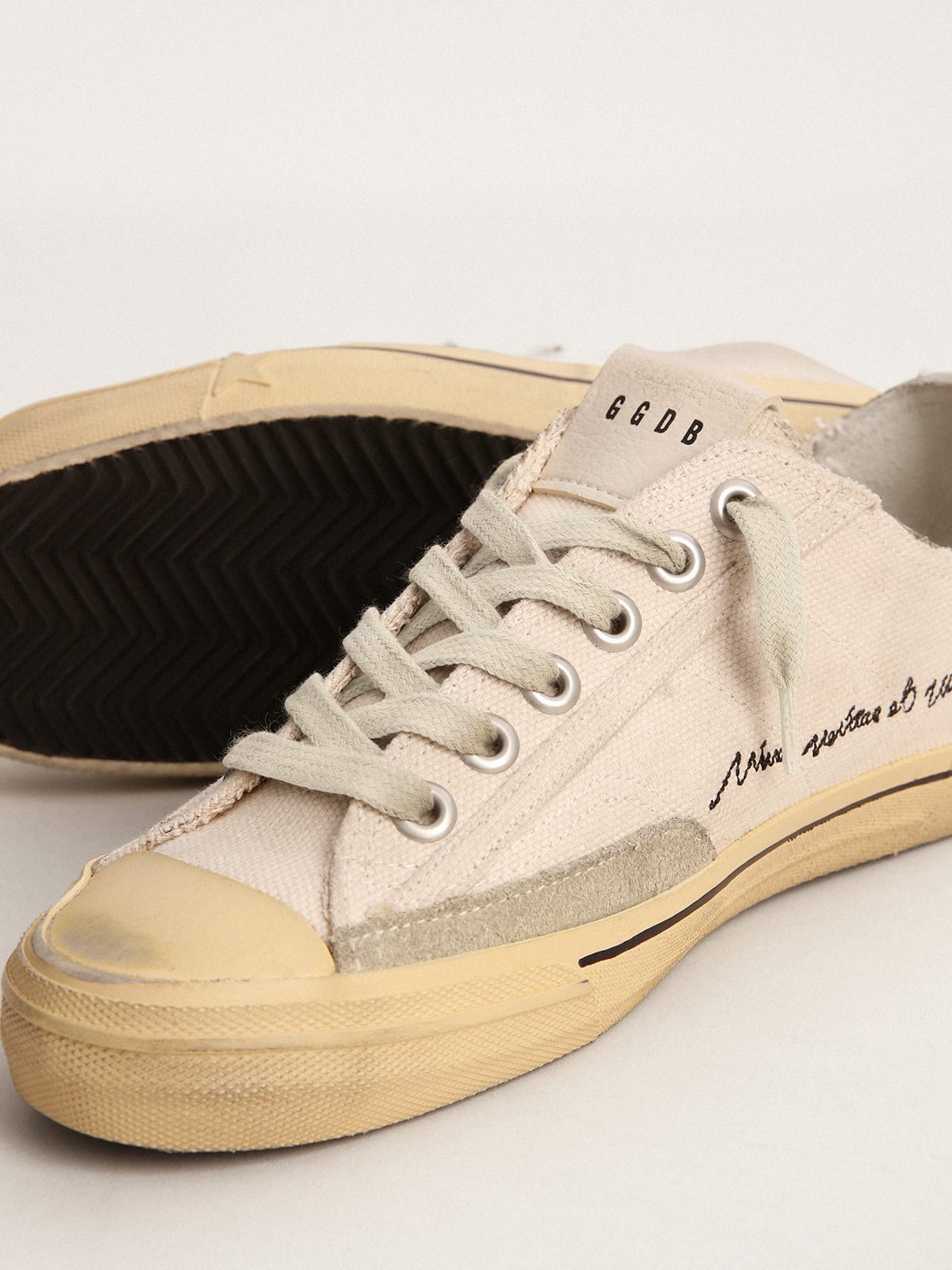 Sneaker V-Star LTD con stella in suede nero e scritta ricamata