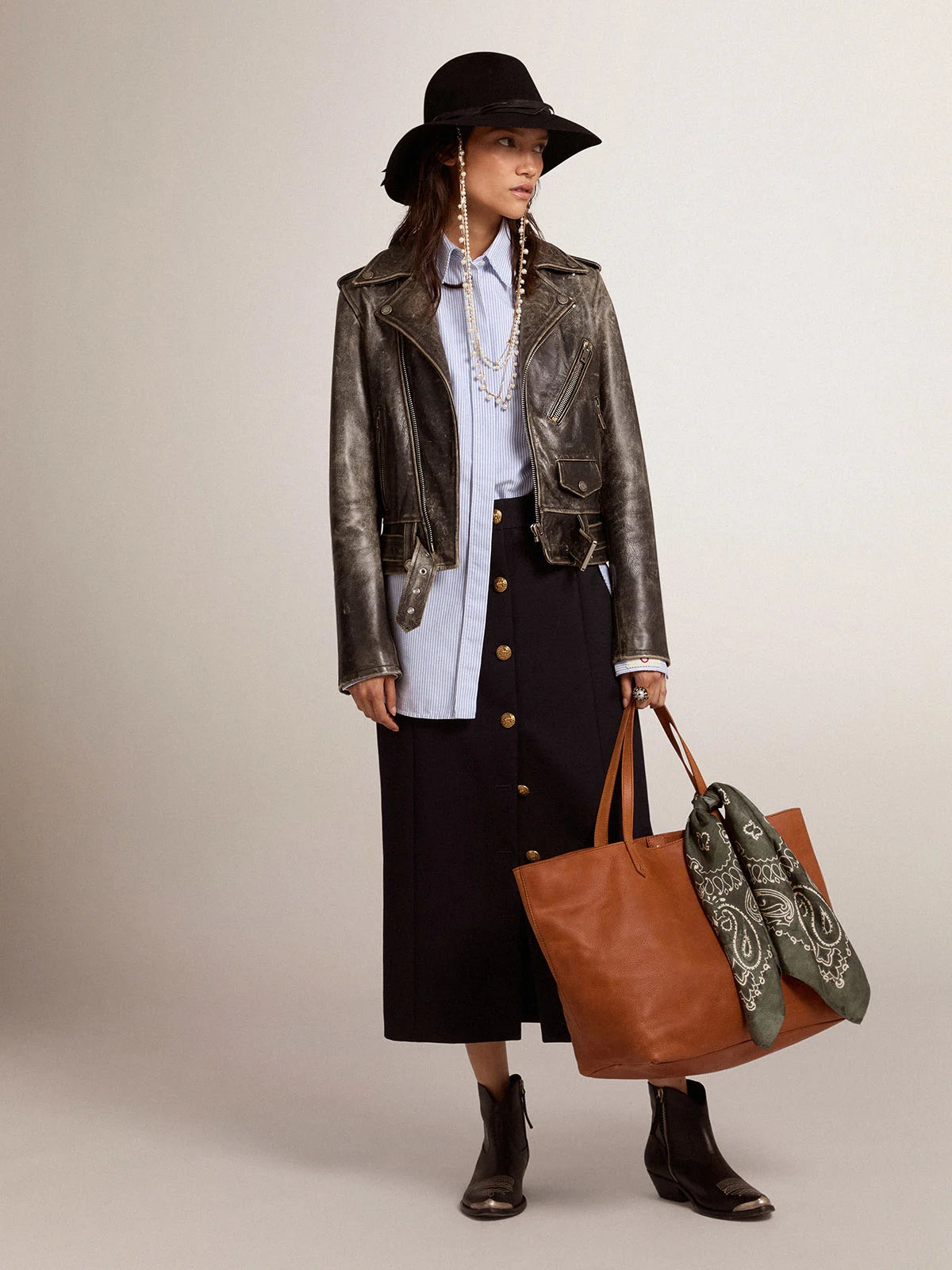 Chiodo da donna in pelle dal trattamento distressed
