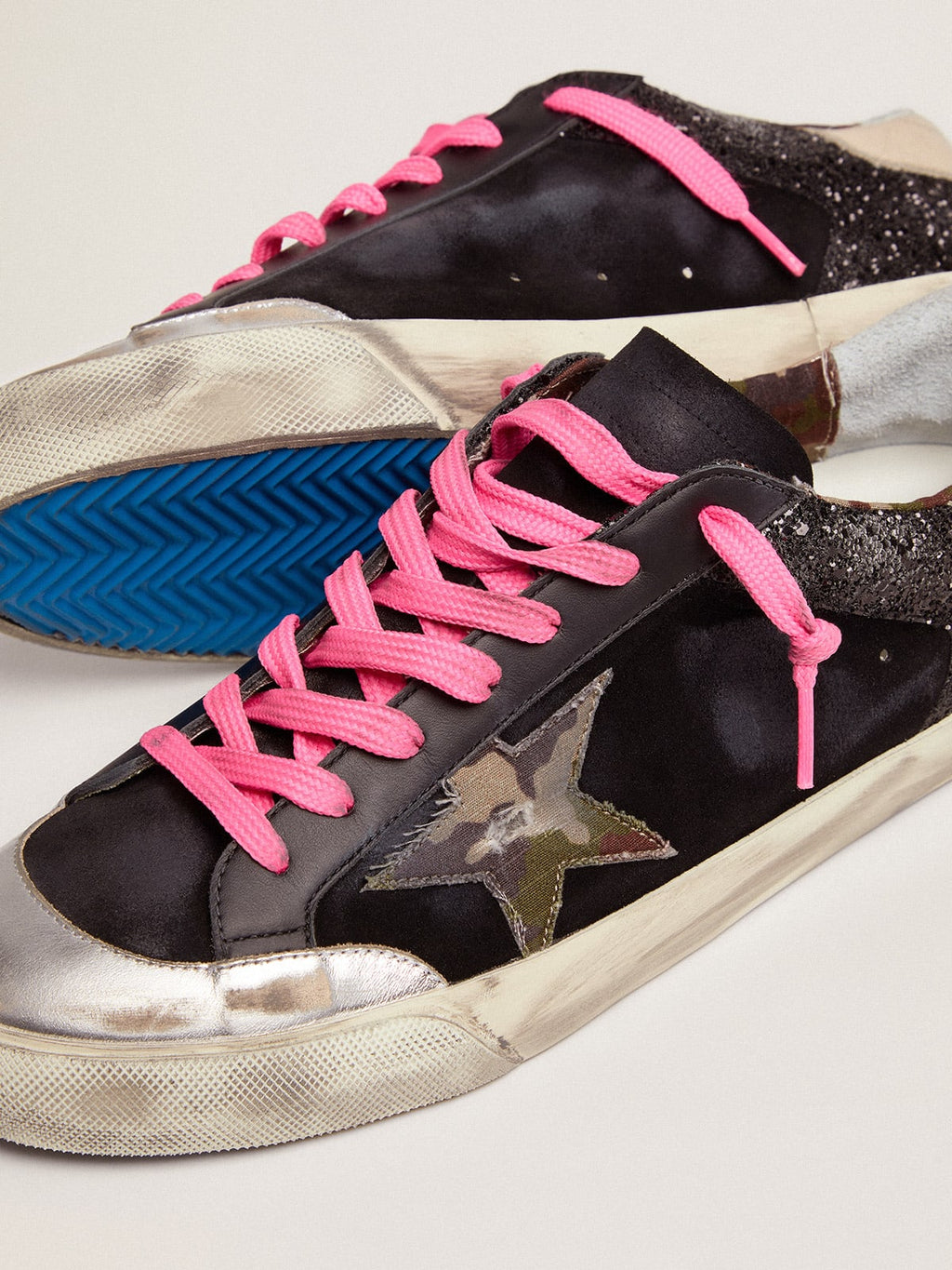 Sneaker Super-Star in glitter e suede neri con stella in tessuto camouflage