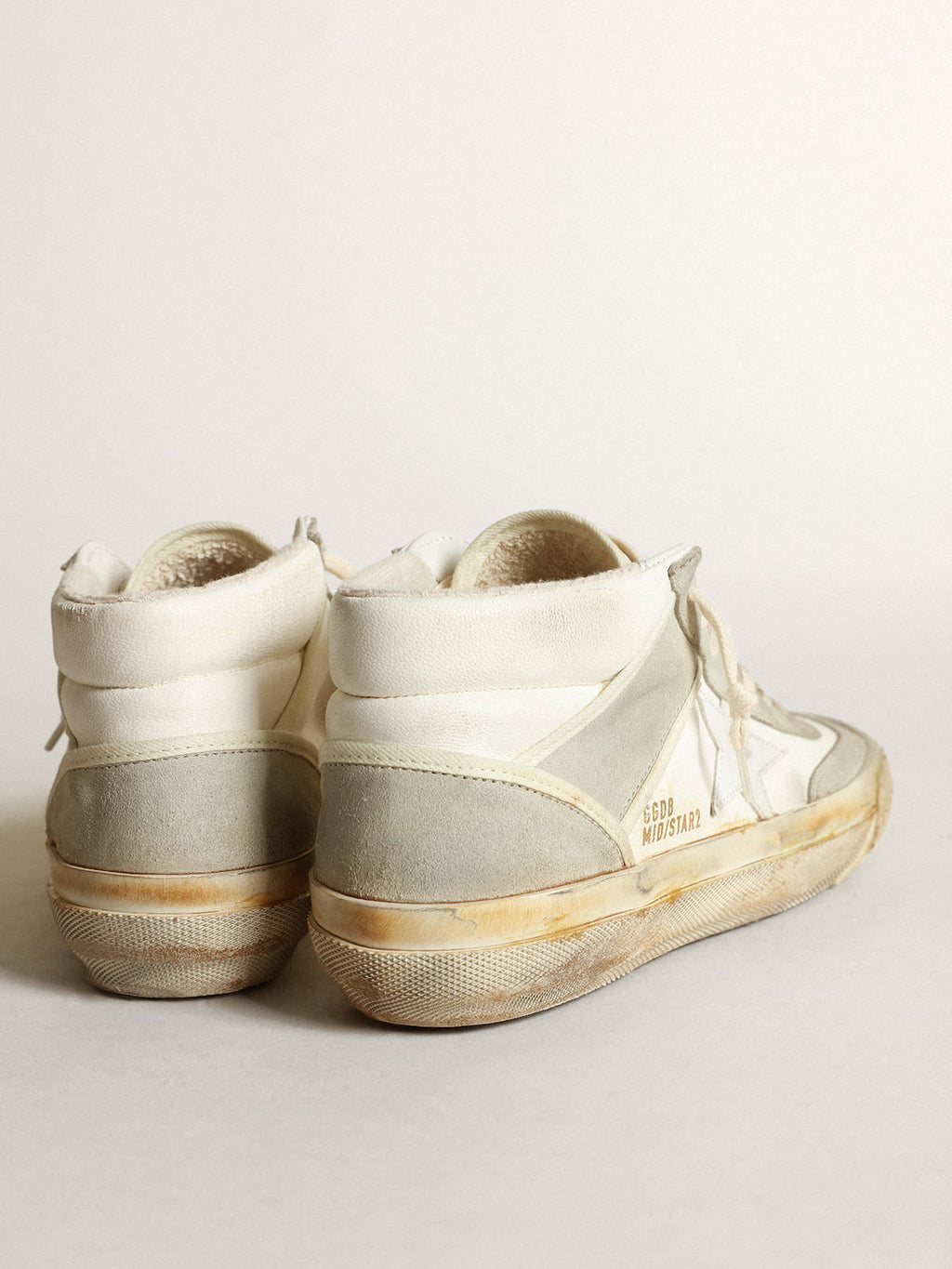 Sneaker Mid Star donna con inserti in suede color grigio ghiaccio e stella in pelle bianca