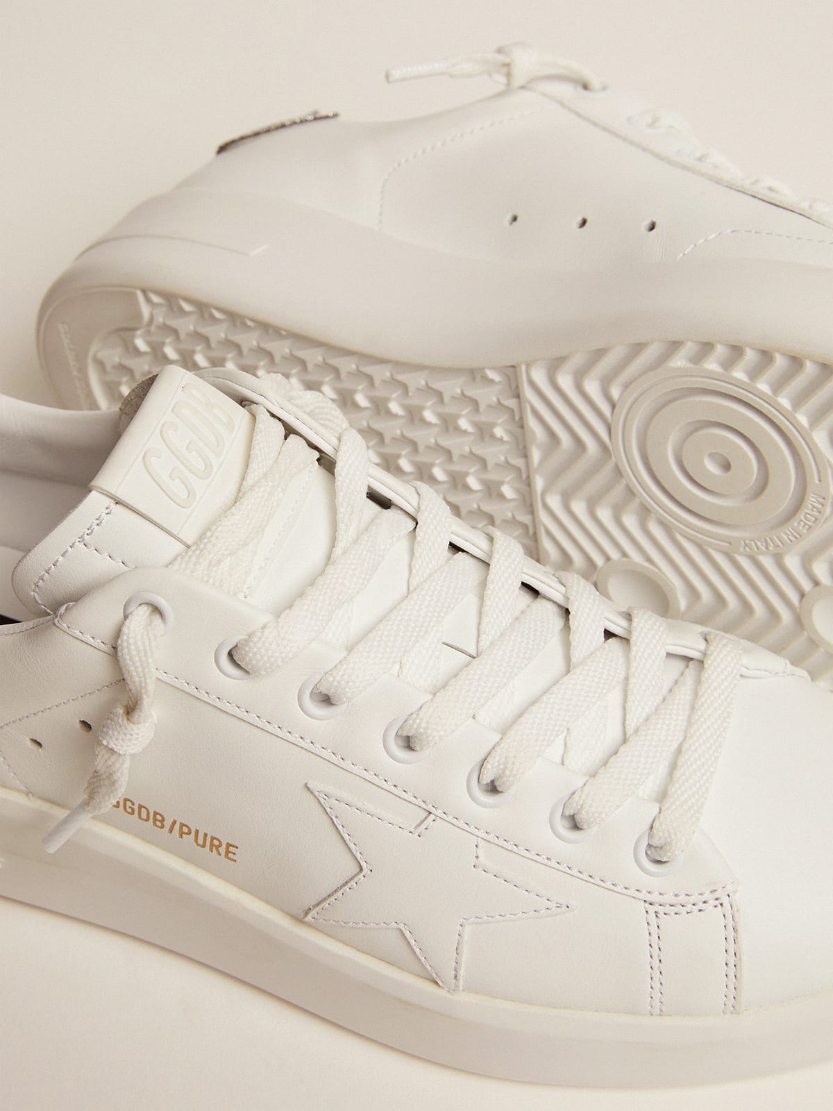 Sneaker Purestar in pelle bianca con talloncino in cristalli Swarovski argento