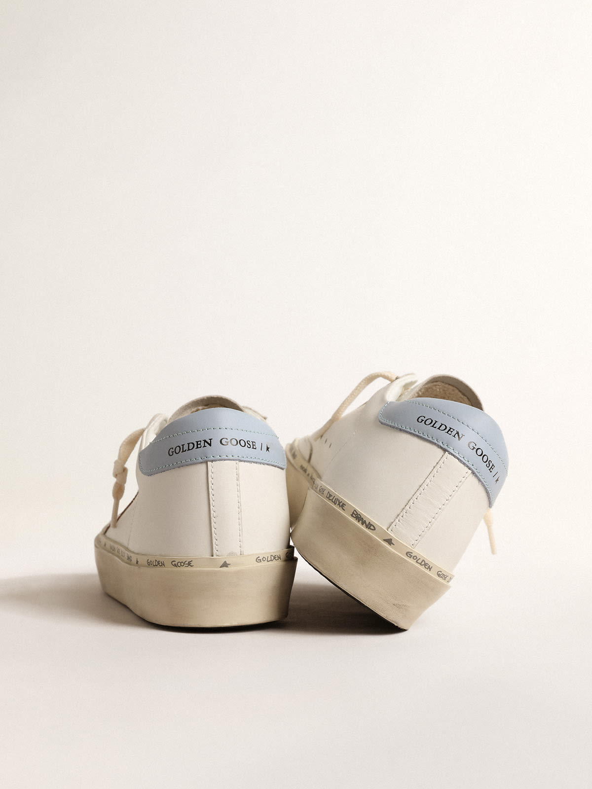 Hi Star con stella in pelle laminata e talloncino azzurro polvere