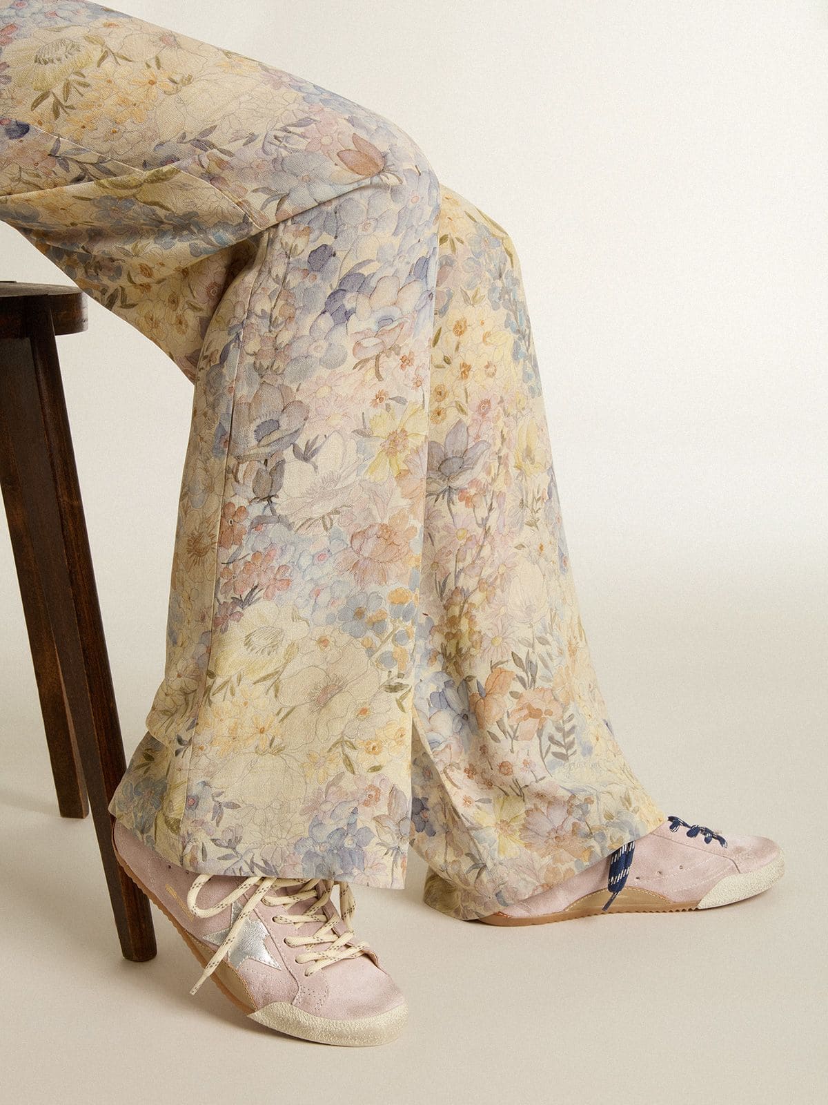 Women's True-Star in pastel pink suede with silver star and heel tab