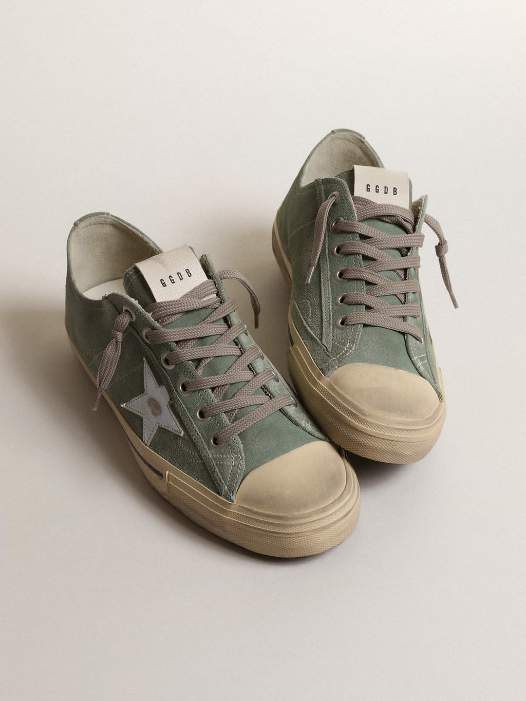 V-Star in suede verde militare con stella in pelle laminata