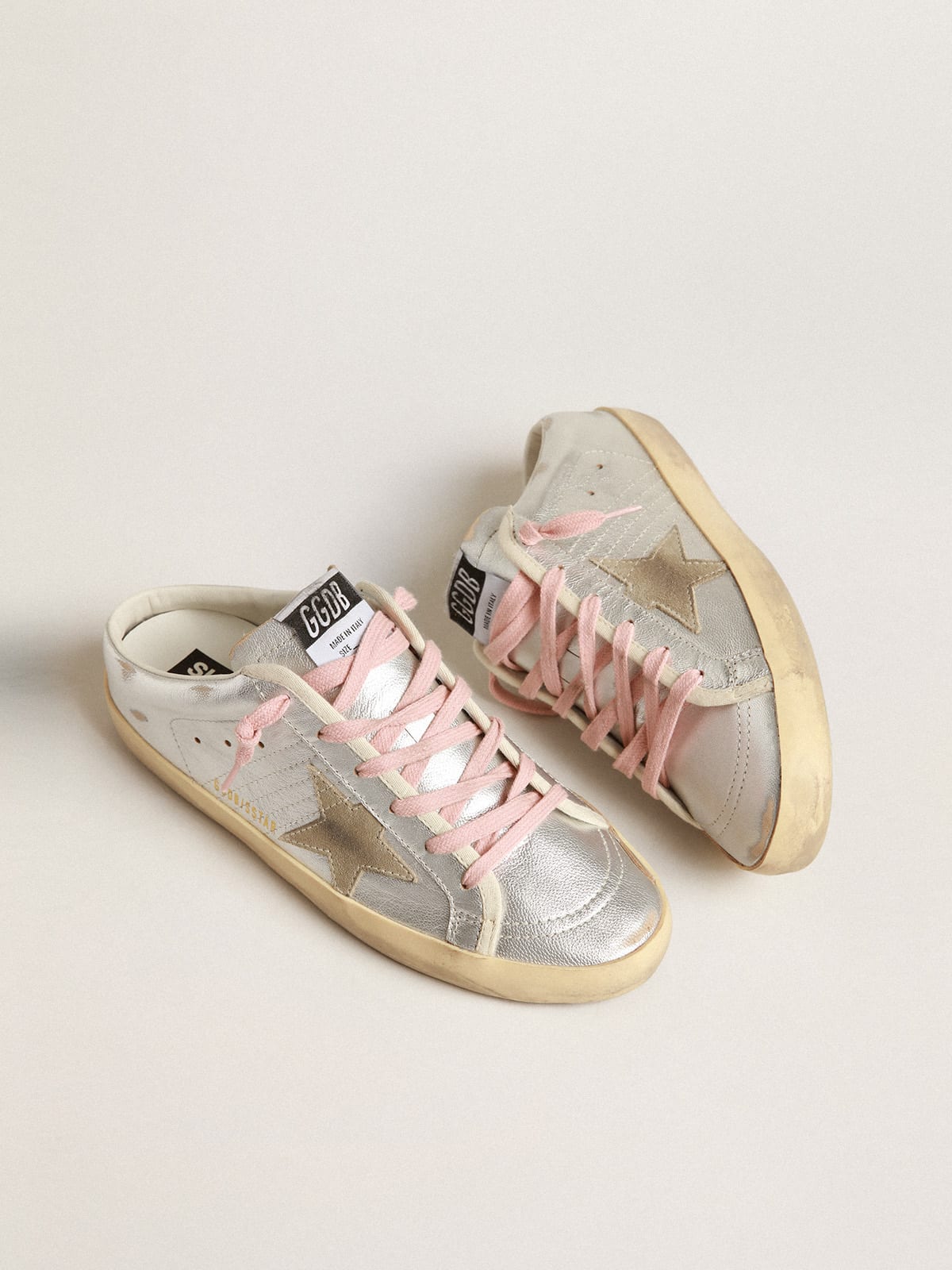 Super-Star Sabot in pelle laminata argento con stella in suede
