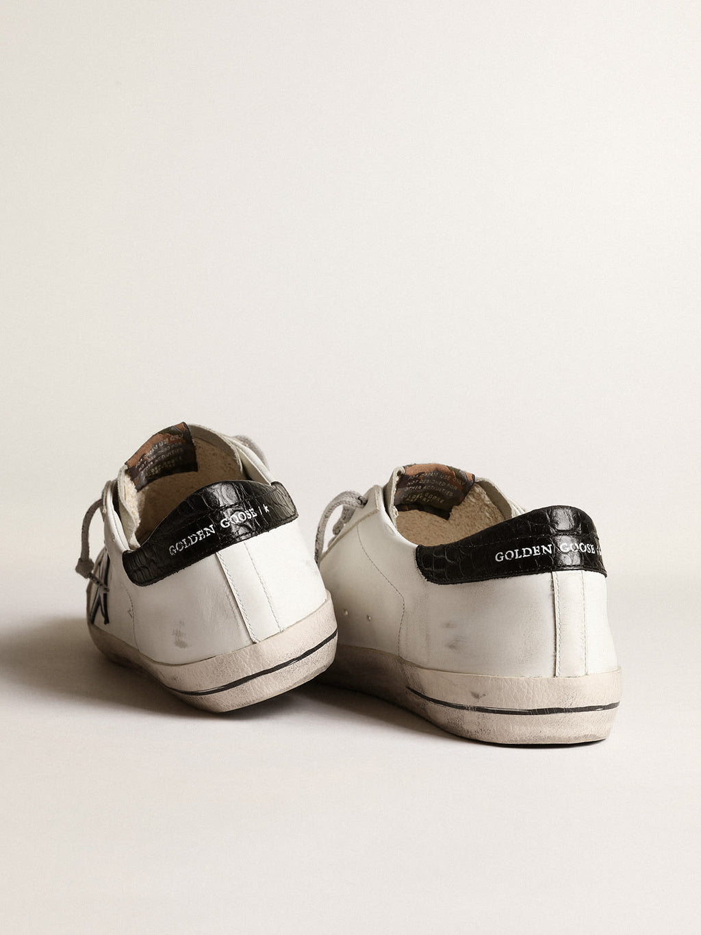 Super-Star con stella in pelle laminata blu e talloncino nero