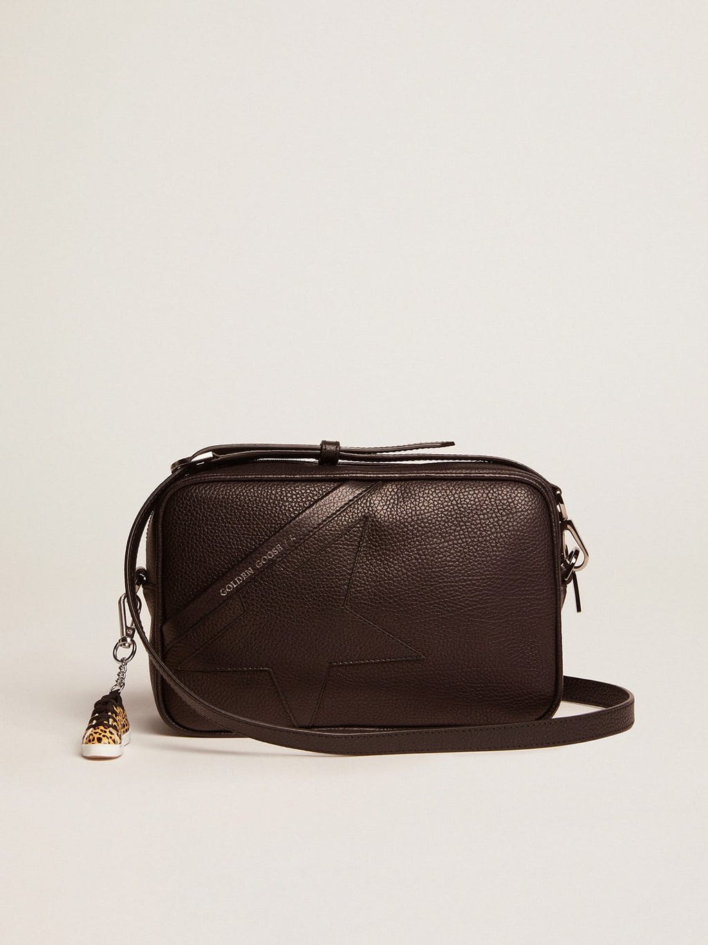 Borsa Star Bag nera in pelle martellata