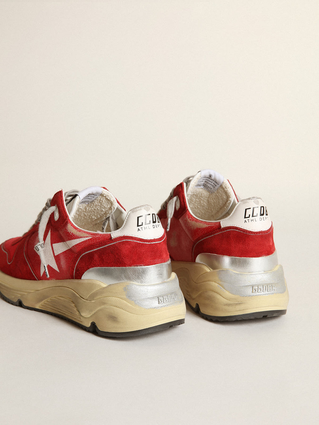 Sneaker Running Sole in pelle cracklé rossa con inserti in suede rosso e stella bianca serigrafata