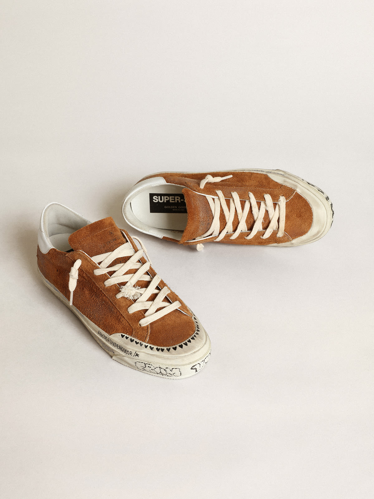 Super-Star Donna LTD in suede color cuoio con stella traforata