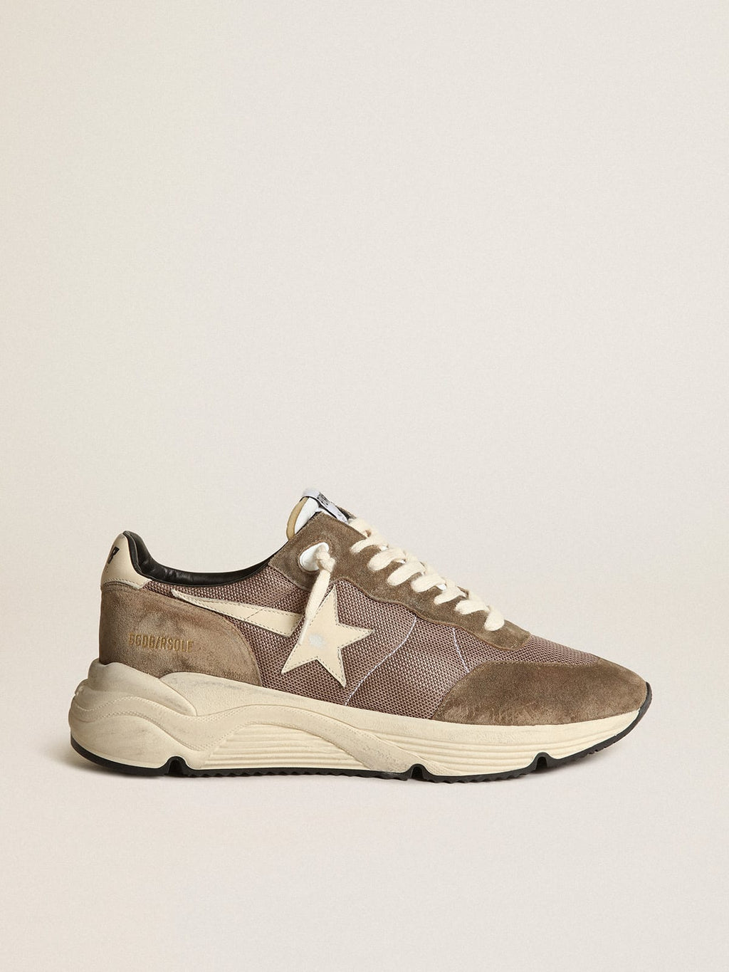 Sneaker Running Sole in rete e pelle color verde oliva con stella e talloncino in pelle color crema
