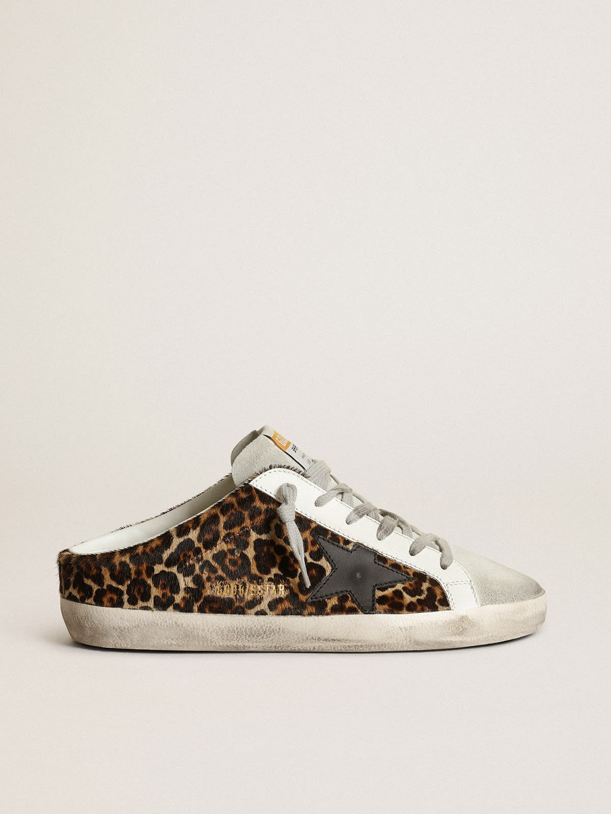 Super-Star Sabot in cavallino leopardato con stella in pelle nera e linguetta in suede grigio ghiaccio