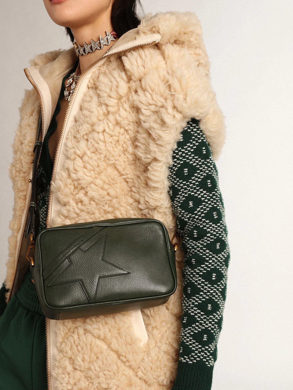 Borsa Star Bag in pelle color verde scuro con stella ton sur ton