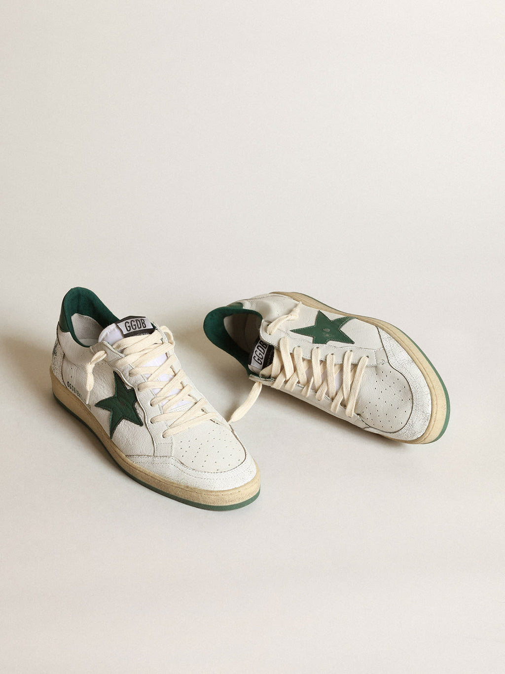 Sneaker Ball Star in nappa bianca con stella e talloncino in pelle verde