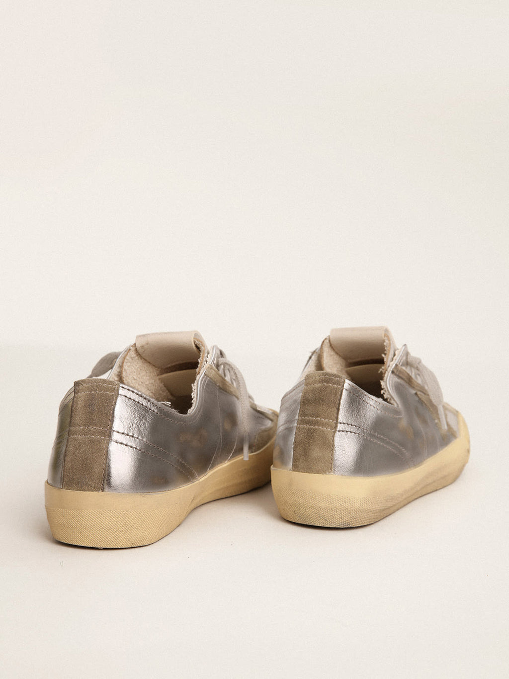Sneaker V-Star LTD in pelle laminata color argento con stella in suede color grigio ghiaccio