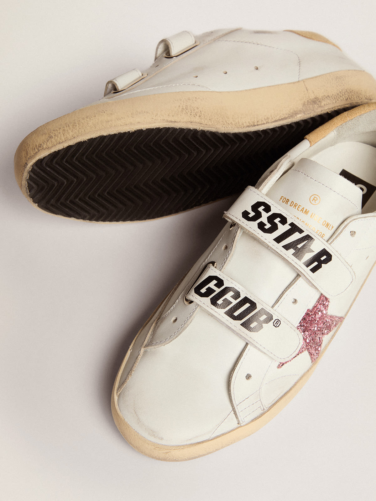 Sneaker Old School con stella in glitter rosa e talloncino in suede color sabbia