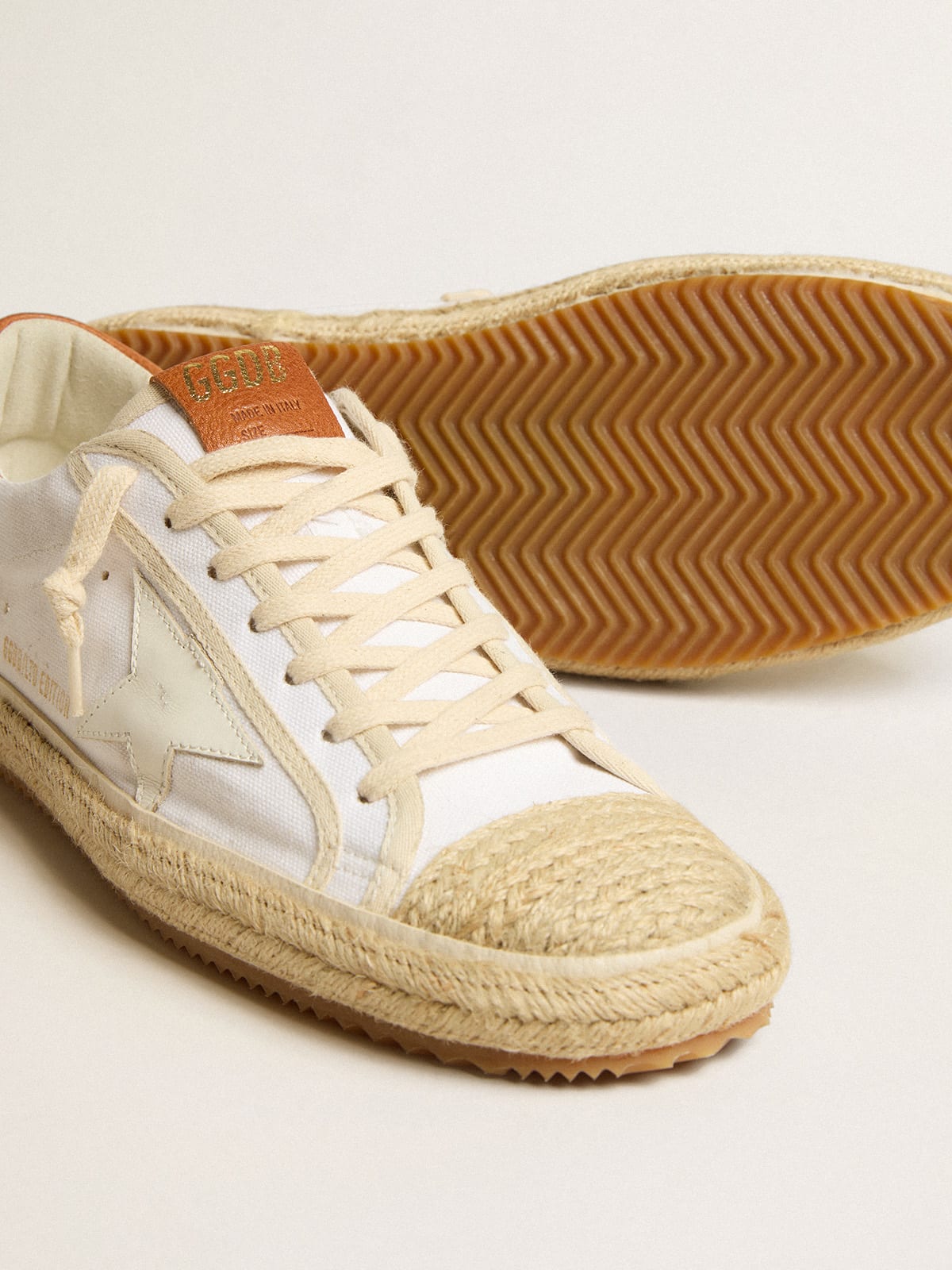Super-Star Donna LTD in canvas con stella in pelle bianca e punta in rafia