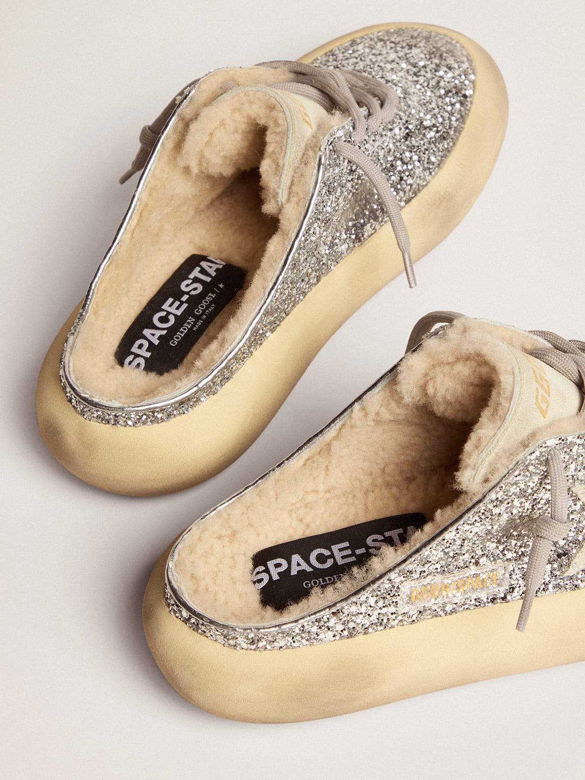 Scarpe Space-Star Sabot in glitter argento e fodera in shearling