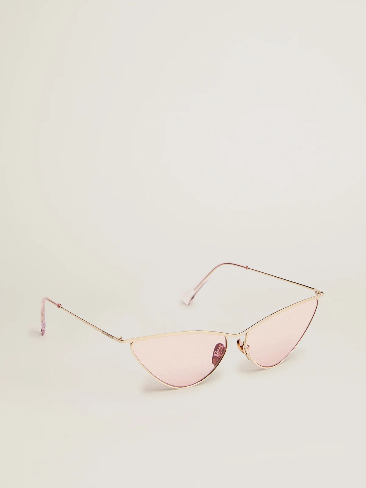 Sunframe Scarlett modello cat eye con montatura color oro rosa e lenti rosa