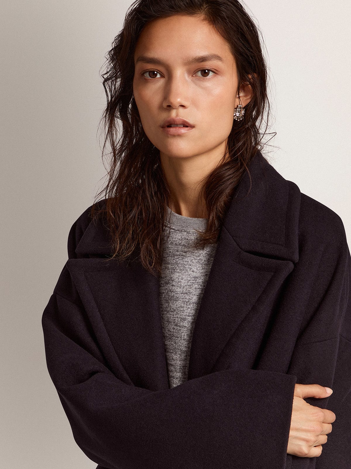 Cappotto monopetto cocoon in lana blu scuro con bottoni dorati