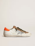Sneaker Super-Star Penstar con stella serigrafata color argento e talloncino in pelle arancione fluo
