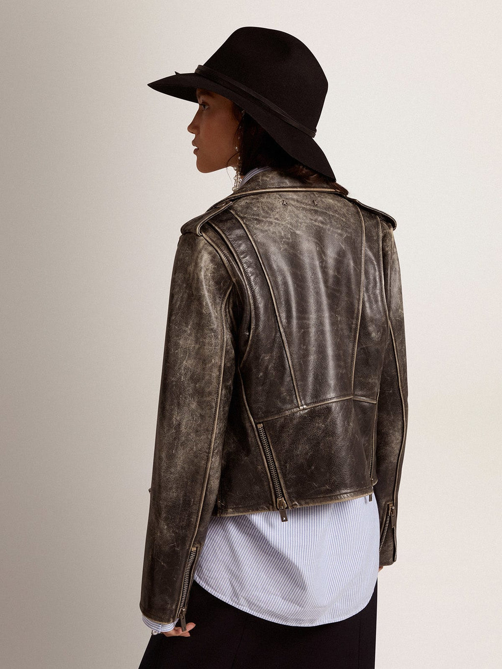 Chiodo da donna in pelle dal trattamento distressed