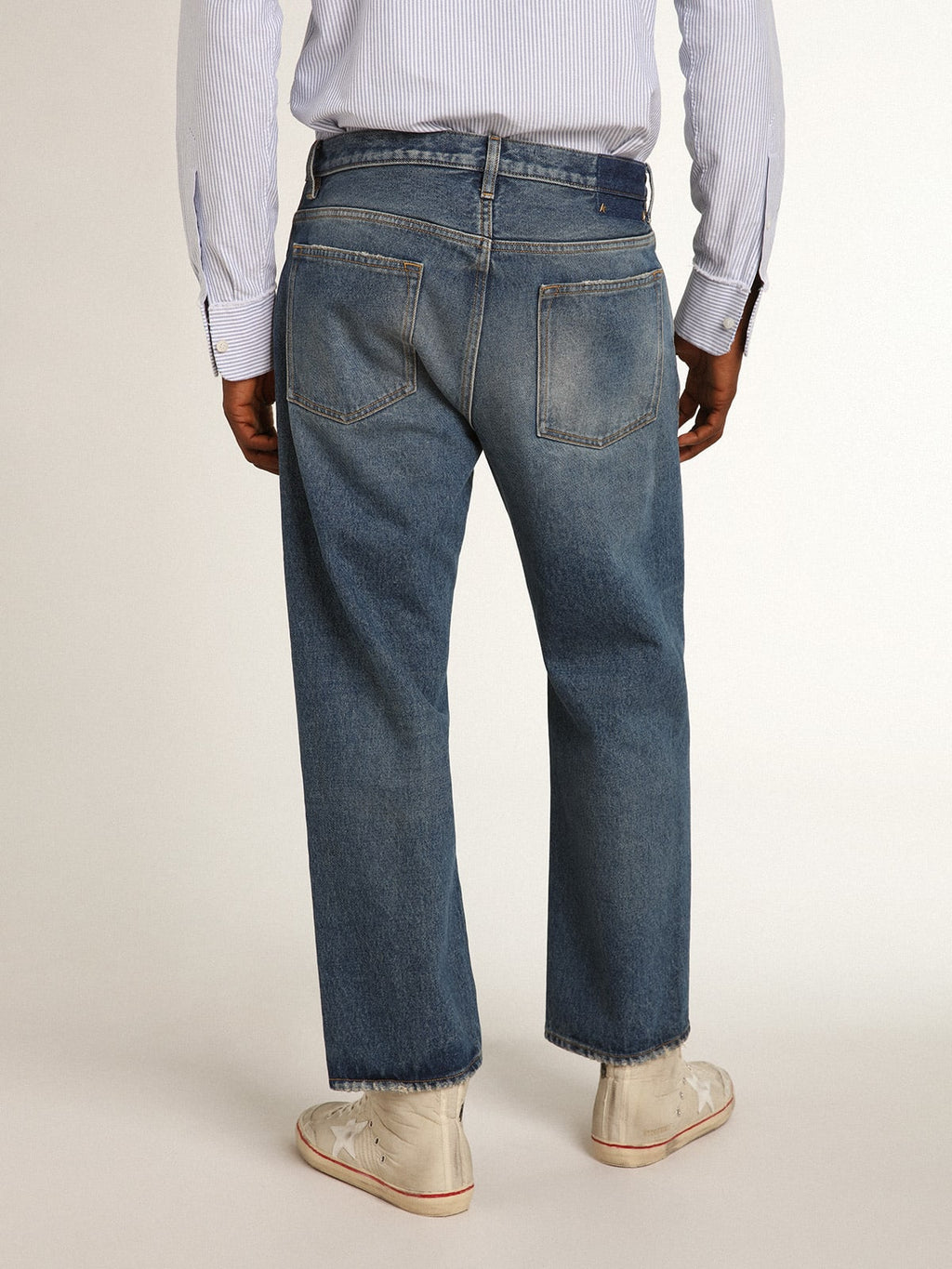 Jeans blu dall'effetto stonewashed