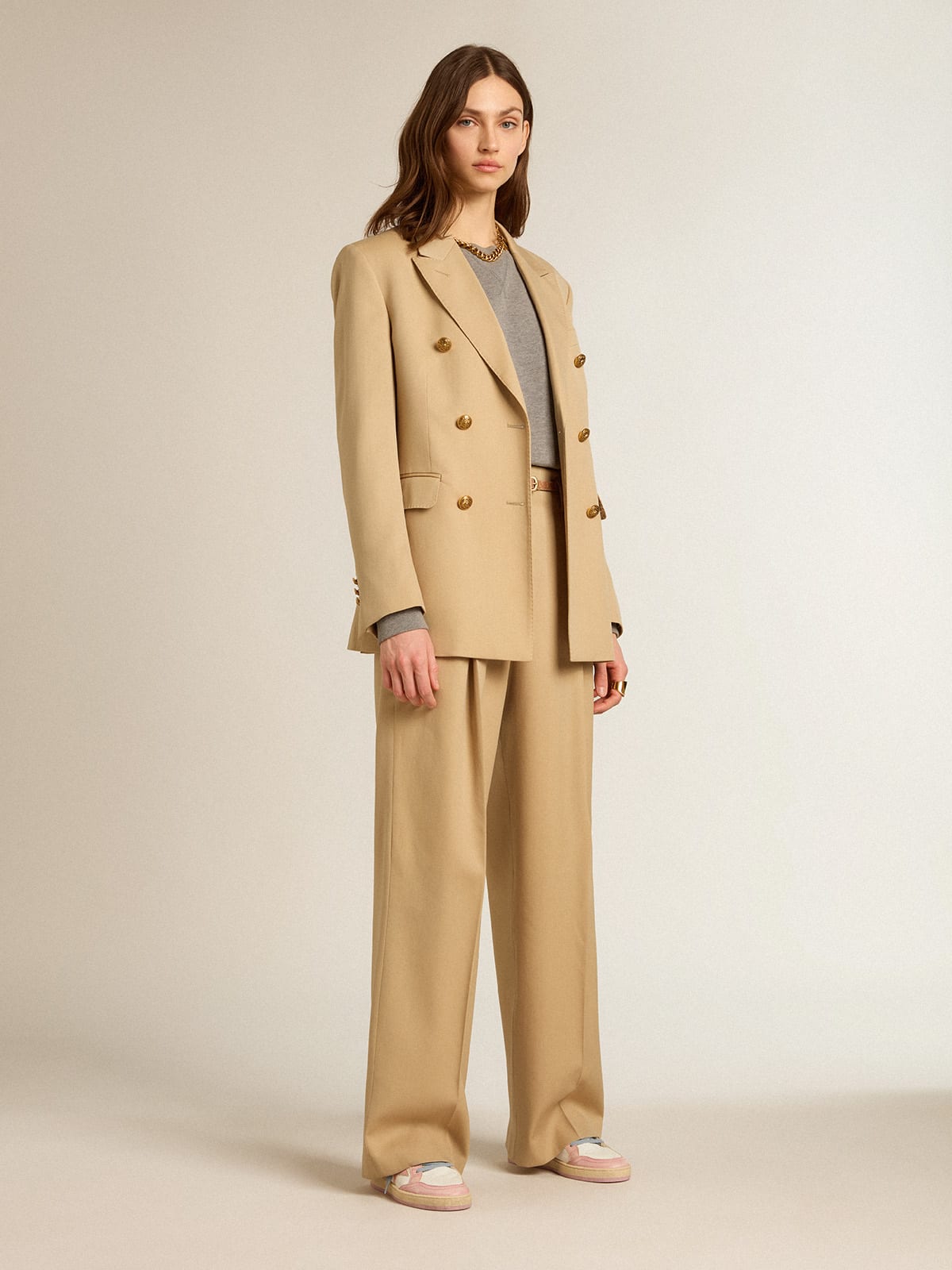 Blazer doppiopetto donna color sabbia con bottoni araldici dorati
