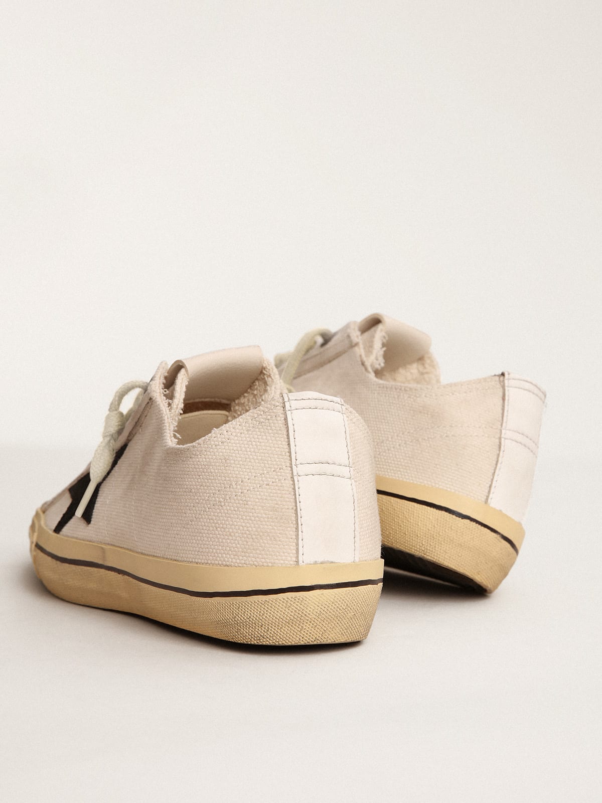 Sneaker V-Star LTD con stella in suede nero e scritta ricamata