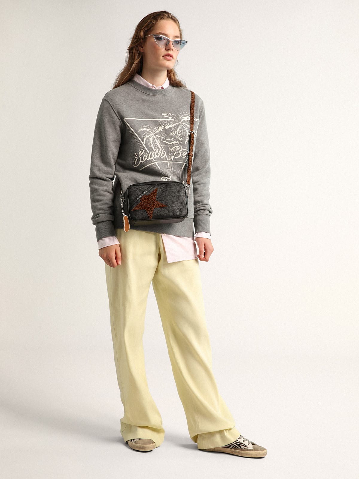 Borsa Star Bag in pelle di colore nero e stella in suede leo