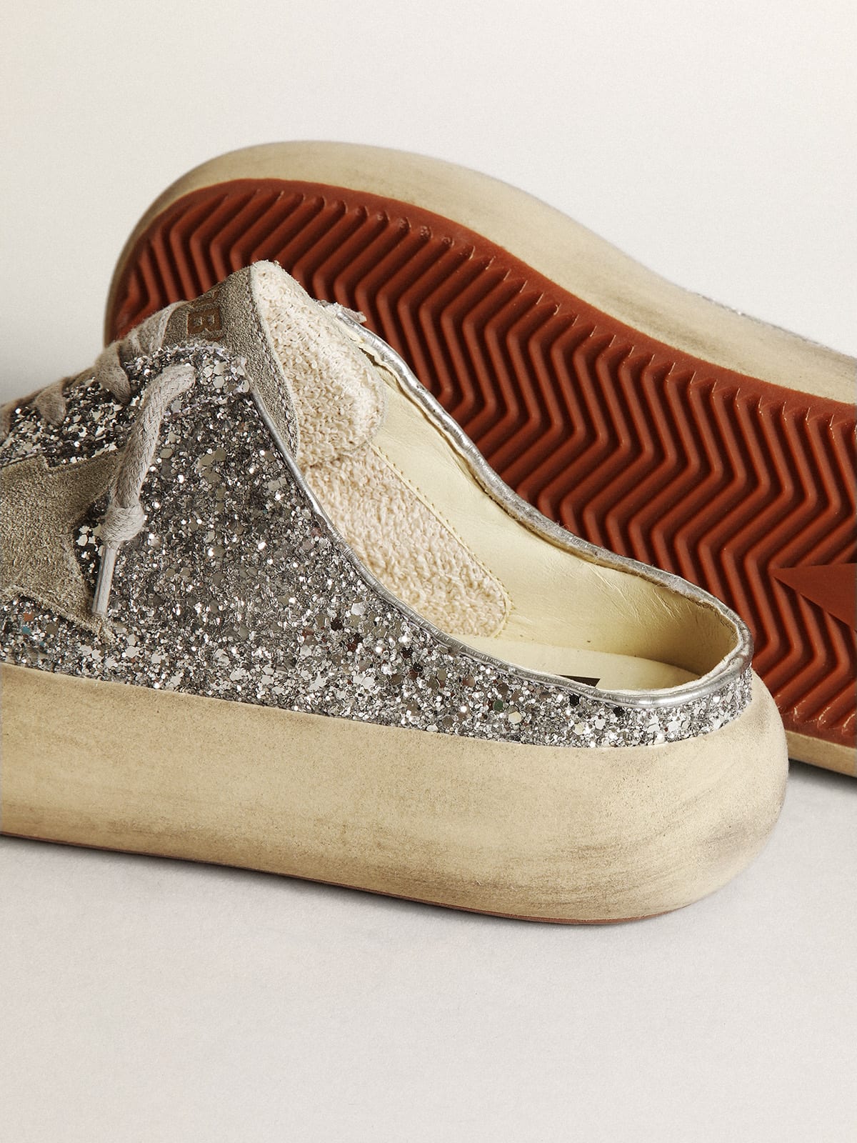 Space-Star Sabot in glitter argento con stella e linguetta in suede grigio ghiaccio