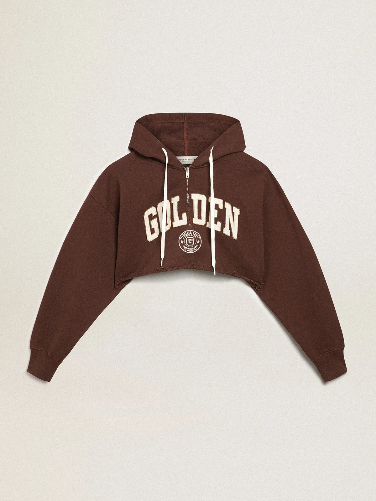 Felpa crop con cappuccio Collezione Journey di colore marrone noce scritta Golden bianca a contrasto