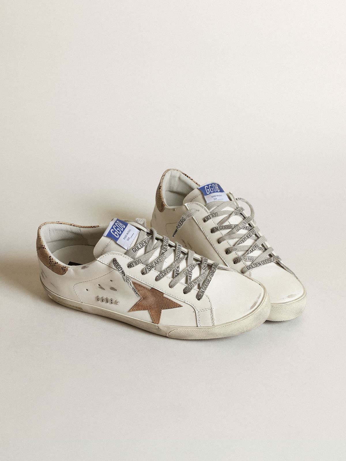 Super-Star con stella in suede tabacco e talloncino beige