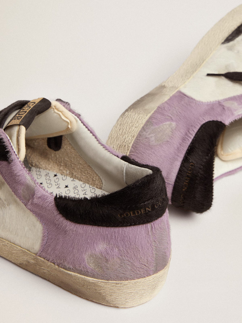 Sneaker Super-Star in cavallino bianco e lilla con inserti in cavallino nero