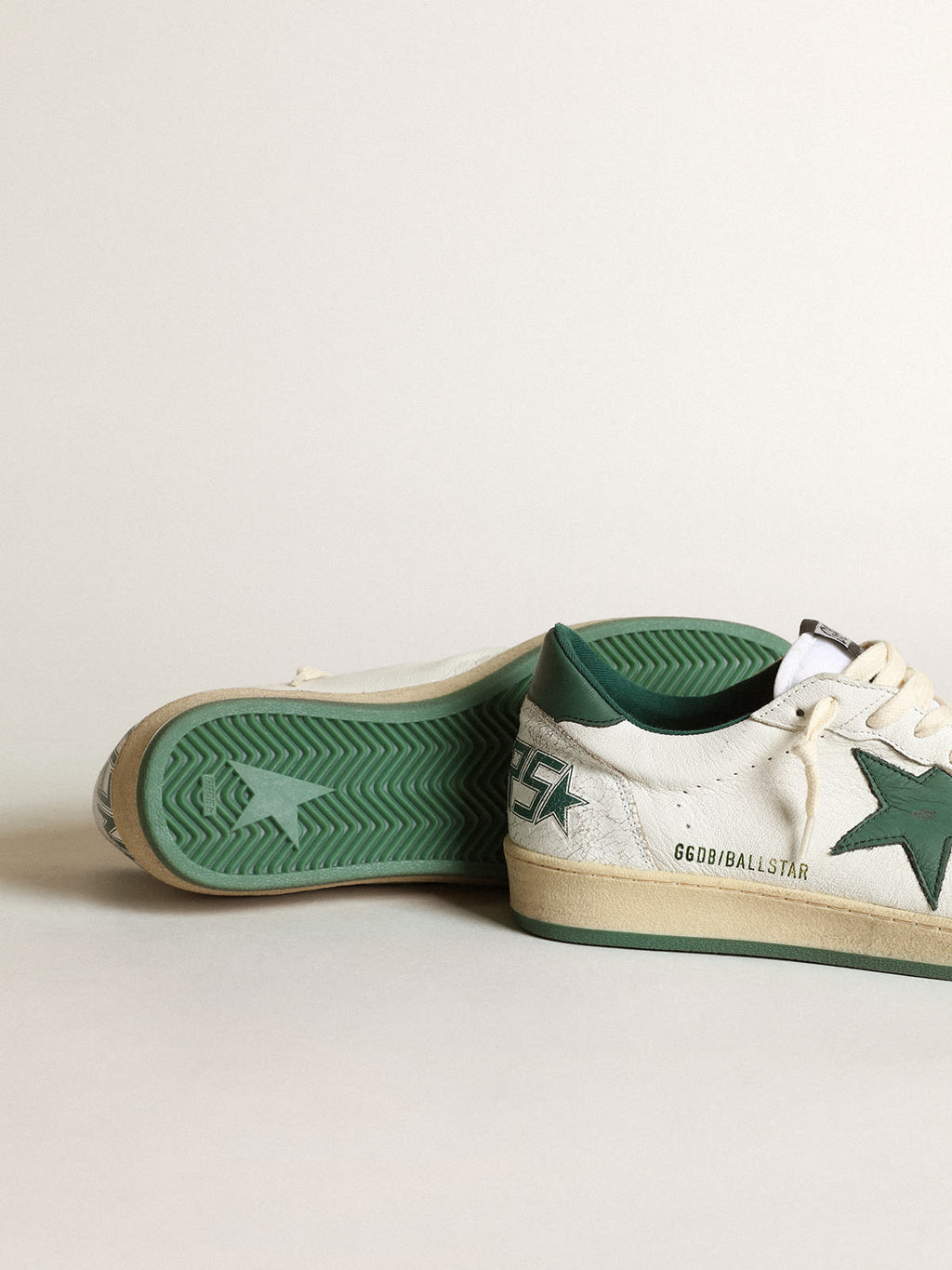 Sneaker Ball Star in nappa bianca con stella e talloncino in pelle verde