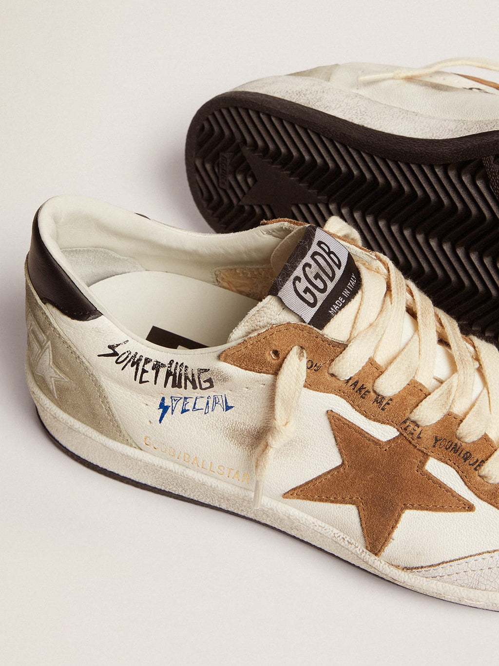 Sneaker Ball Star con stella in suede color tabacco e talloncino in pelle nera