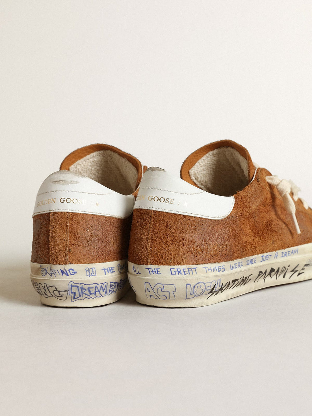 Super-Star Donna LTD in suede color cuoio con stella traforata