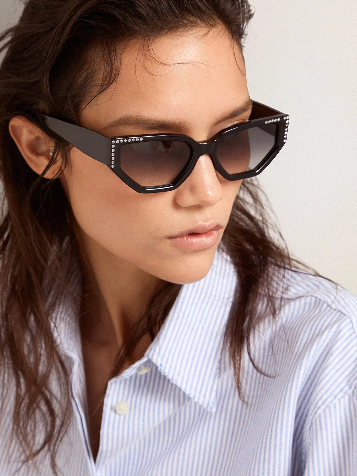 Sunframe Jackie modello rettangolare con montatura nera e micro cristalli
