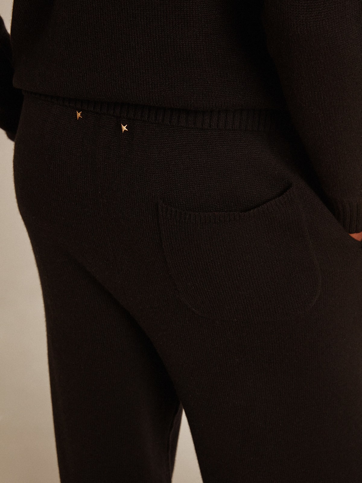 Pantalone jogging uomo misto cashmere di colore nero