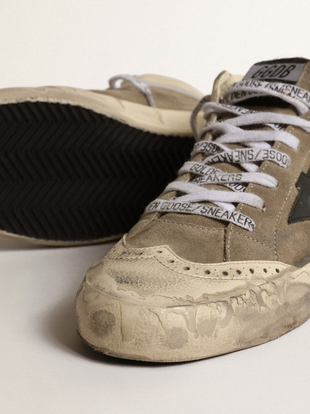 Mid Star LAB donna in suede grigia con stella nera