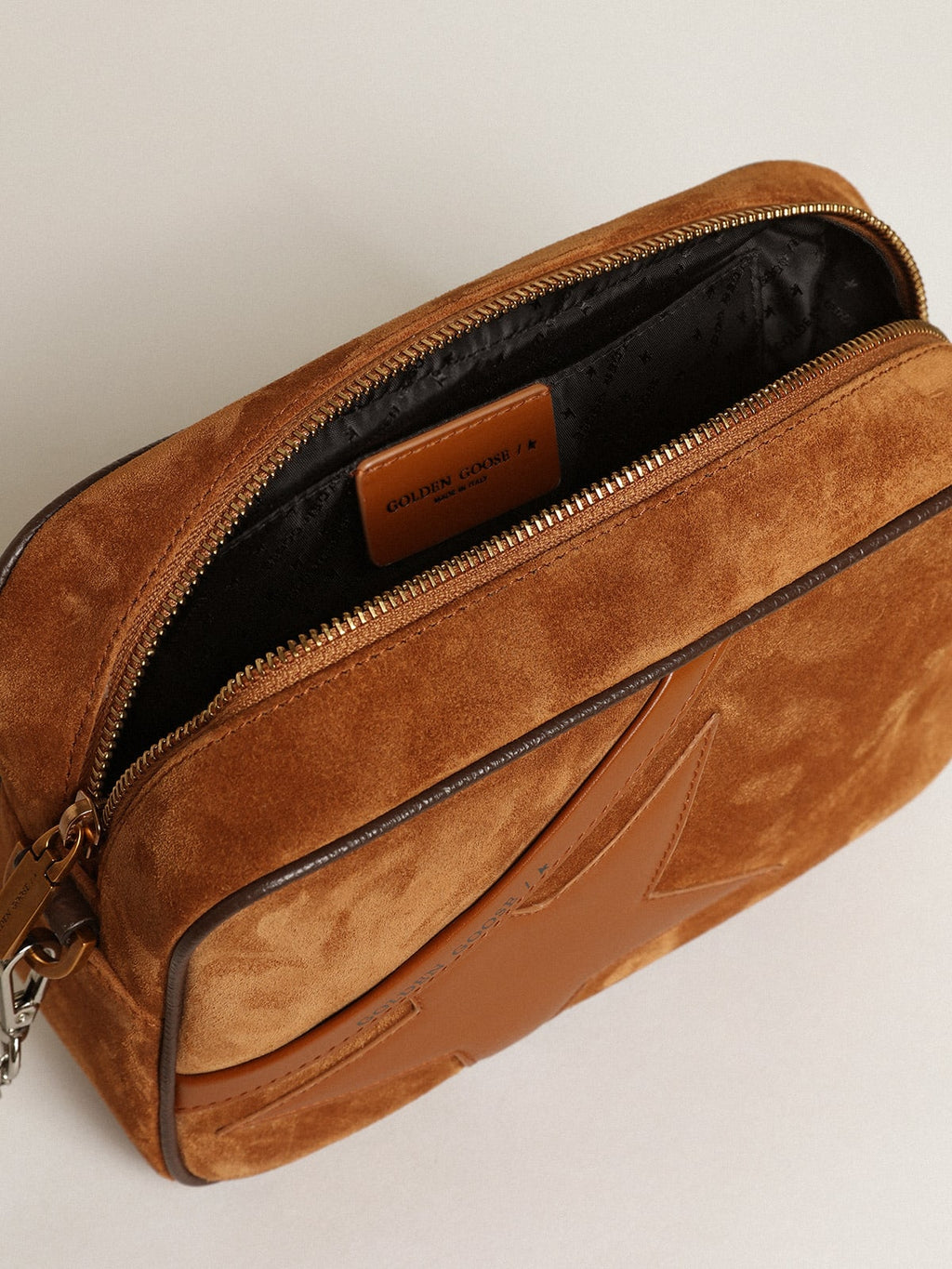 Borsa Star Bag in suede color tabacco con stella in pelle ton sur ton