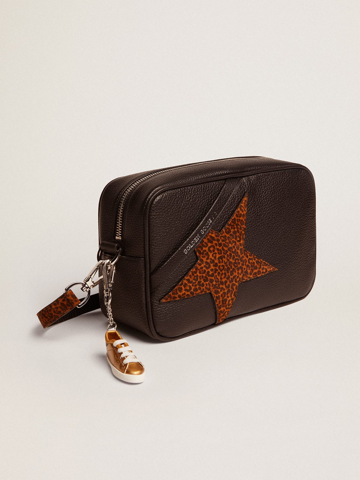 Borsa Star Bag in pelle di colore nero e stella in suede leo