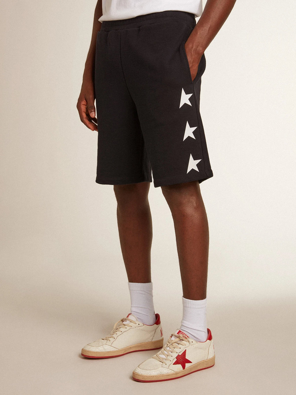 Bermuda uomo color nero con stelle bianche a contrasto