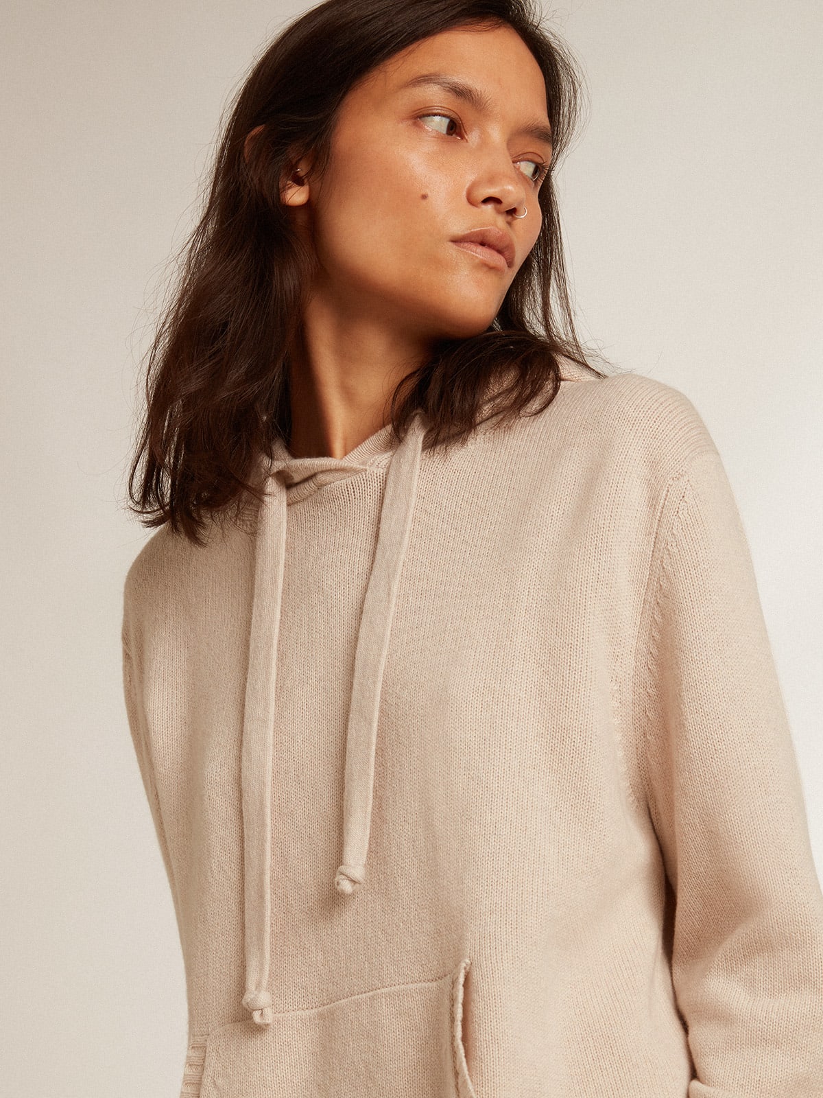 Felpa donna misto cashmere color bianco e cappuccio