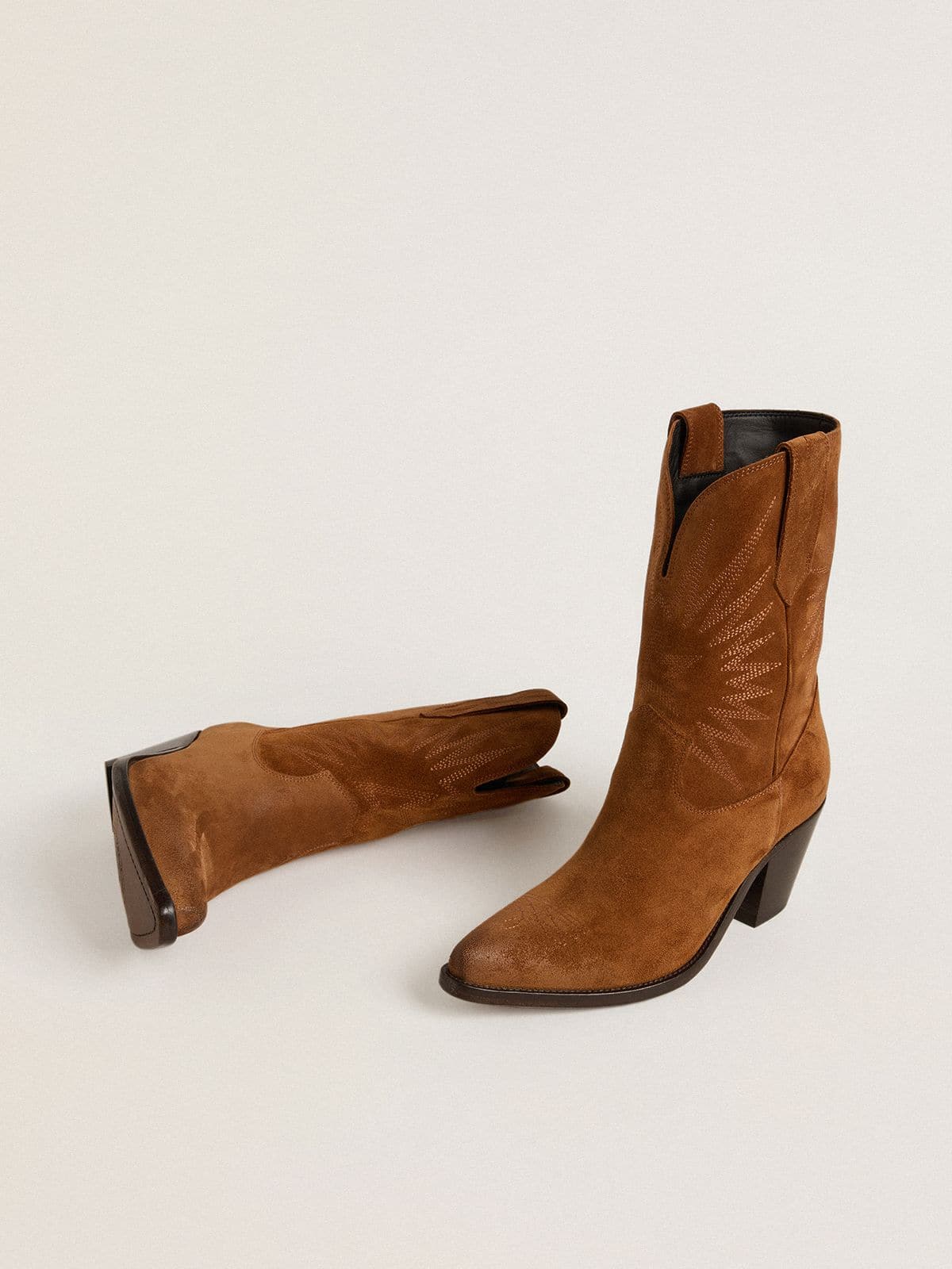 Women's low Wish Star boots in cognac-colored suede with star embroidery