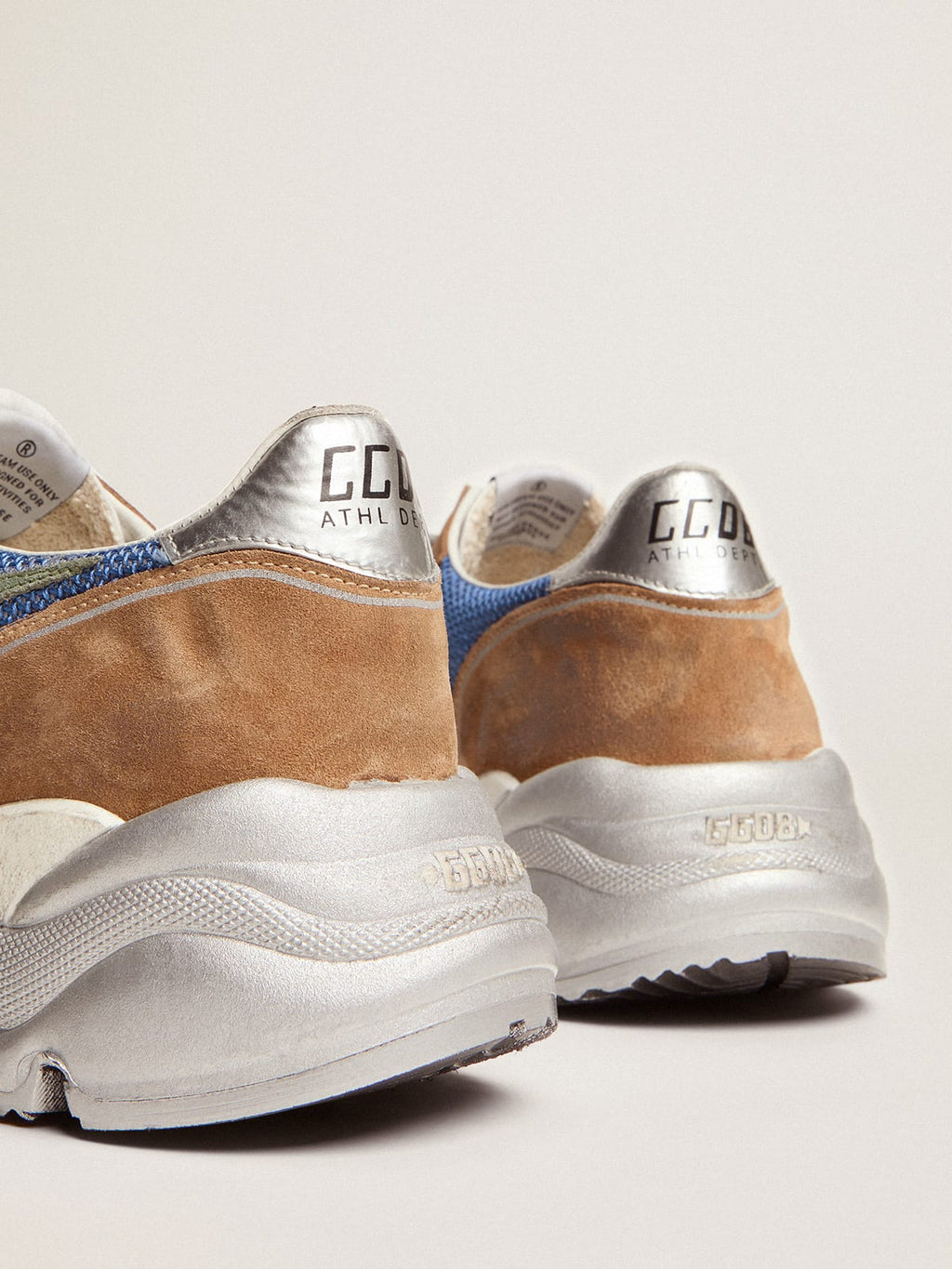 Sneaker Running Sole in rete azzurra con inserti in suede color tabacco e stella in suede color verde militare