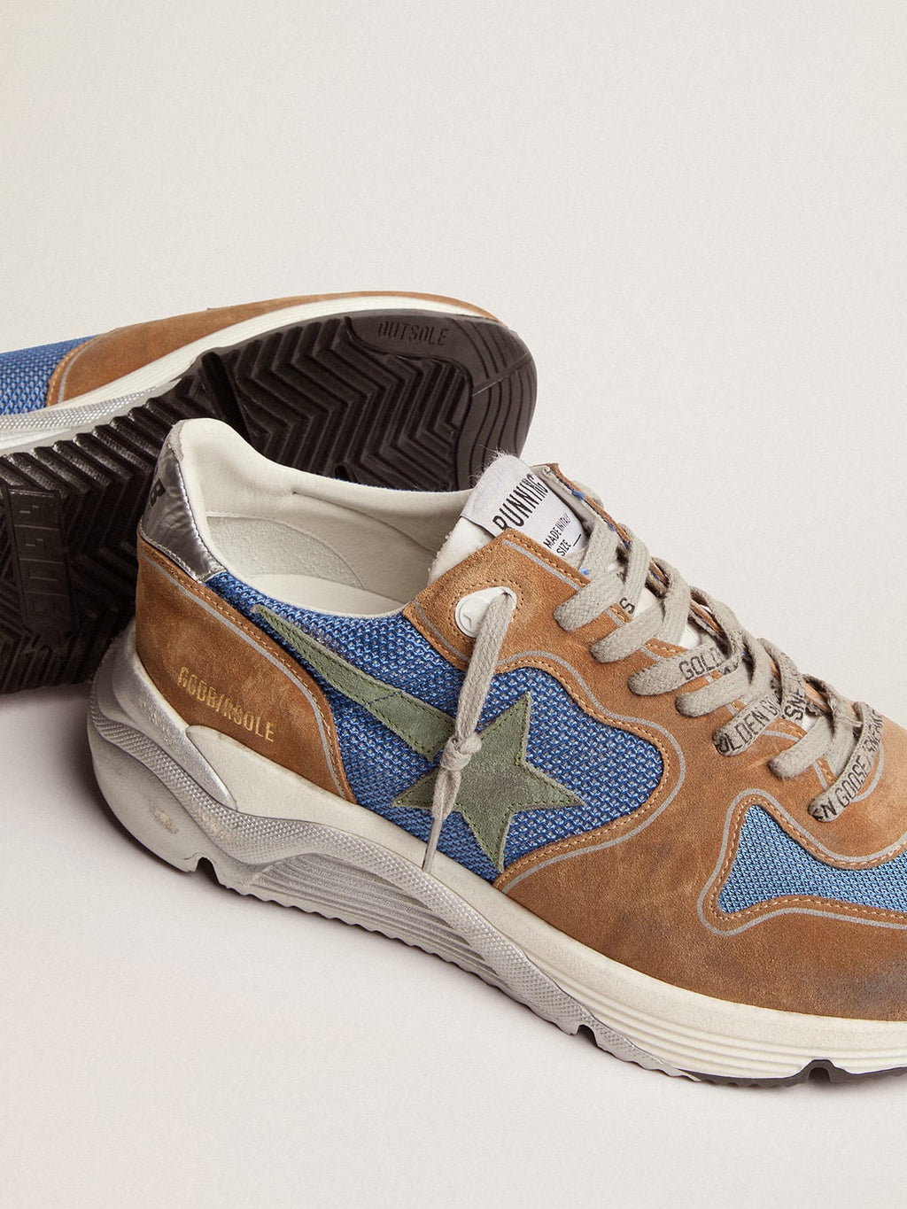 Sneaker Running Sole in rete azzurra con inserti in suede color tabacco e stella in suede color verde militare