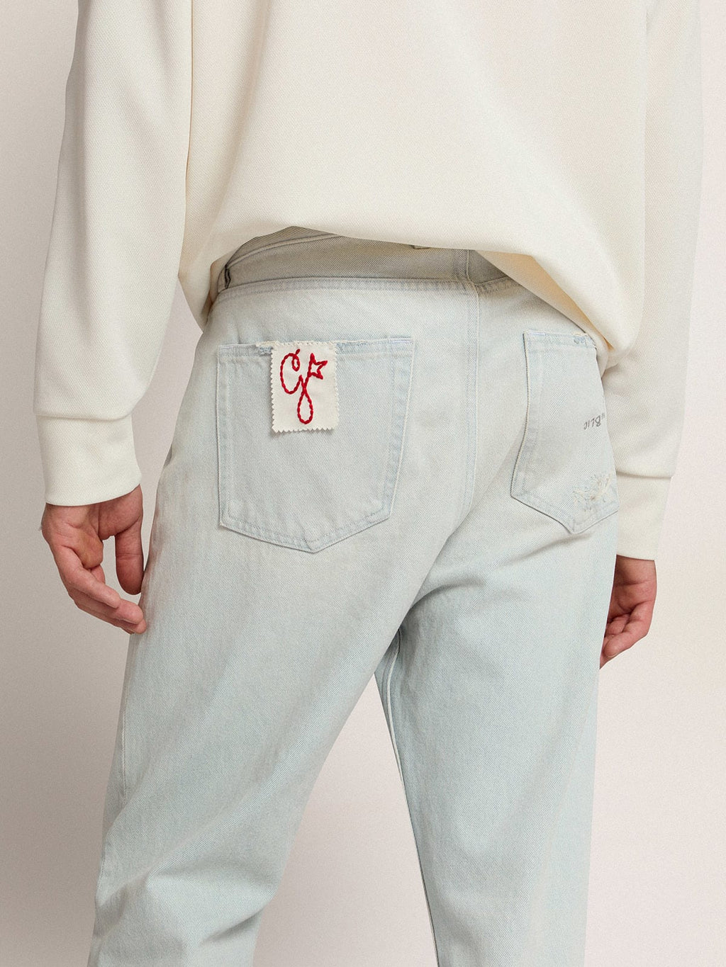 Jeans bleached Collezione Golden dal trattamento distressed