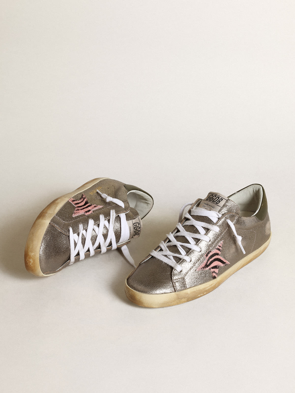 Super-Star LTD in suede laminato grigio con stella in cavallino
