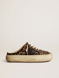 Space-Star Sabot in cavallino leopardato con stella in pelle nera